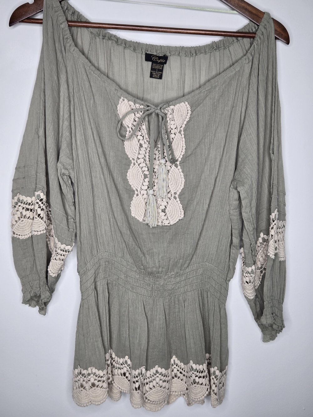 Cupio Olive Sage Green Crochet Lace Inset Tassel Boho Peasant Top Blouse Size S